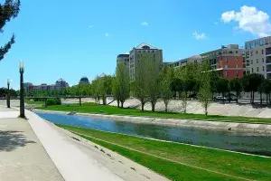 Promenade au bord du Lez
